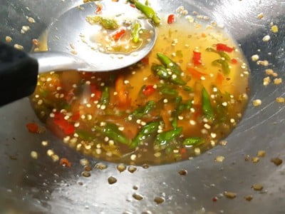 วิธีทำ ยำผักหวานกรอบกุ้งสด