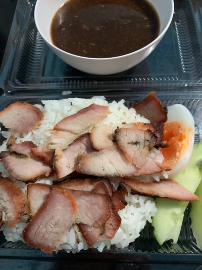 ข้าวหมูแดง