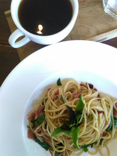 The SECOND CRACK : Coffee and bistro The SECOND CRACK : Coffee and bistro