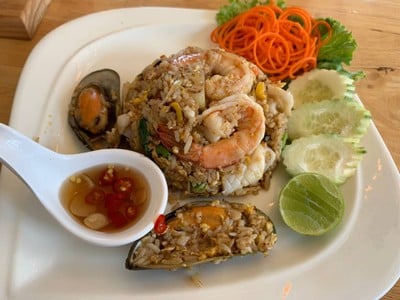 ข้าวผัดต้มยำ