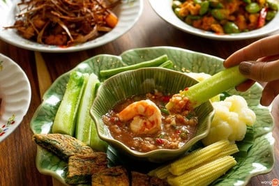 เมนูของร้าน Yoong Khao Hom แอมพาร์ค จุฬา
