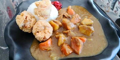 ข้าวแกงกะหรี่ไก่คาราเกะ