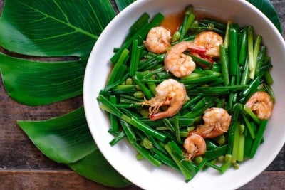 วิธีทำ ผัดดอกหอมกุ้งสด วิธีทำ ผัดดอกหอมกุ้งสด
