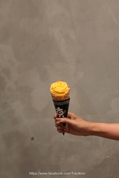 Mango Blossom Cone