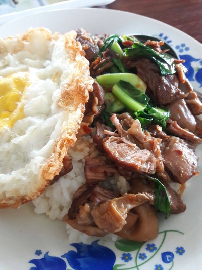 ข้าวกระเพราหมูตุ๋น