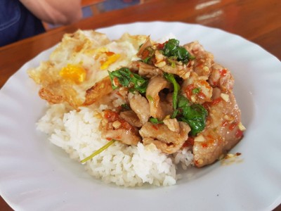 ราดหน้ายอดผัก สูตร 40 ปี ราดหน้ายอดผัก สูตร 40 ปี