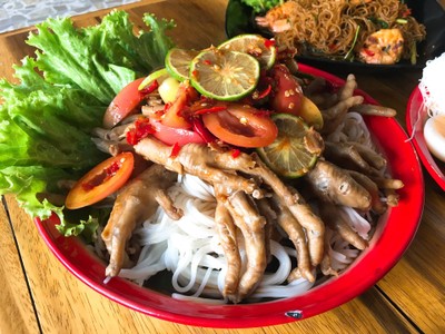 ตำแซ่บขาไก่