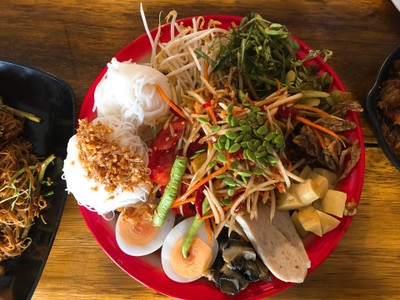 ตำลาวถาด