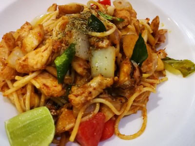 สปาเก็ตตี้ต้มยำไก่