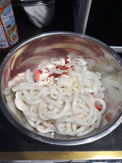 วิธีทำ ยำอูด้งรวมมิตร วิธีทำ ยำอูด้งรวมมิตร