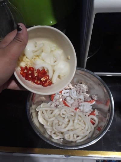 วิธีทำ ยำอูด้งรวมมิตร วิธีทำ ยำอูด้งรวมมิตร