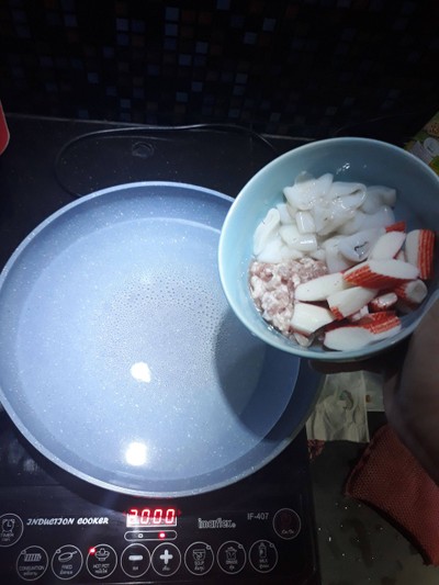 วิธีทำ ยำอูด้งรวมมิตร วิธีทำ ยำอูด้งรวมมิตร