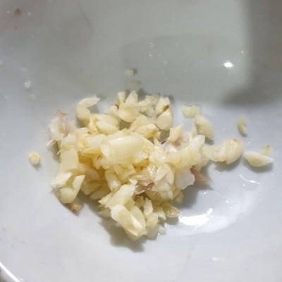 วิธีทำ หมูผัดหนำเลี๊ยบโรยกระเทียมเจียว วิธีทำ หมูผัดหนำเลี๊ยบโรยกระเทียมเจียว