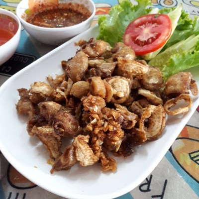 ใส้ตันทอดกระเทียม