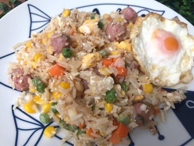 วิธีทำ ข้าวผัดแหนมตุ้มจิ๋ว ไข่ดาว วิธีทำ ข้าวผัดแหนมตุ้มจิ๋ว ไข่ดาว