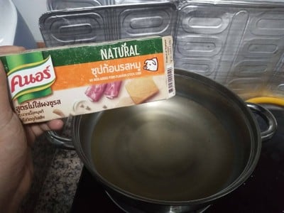 วิธีทำ ต้มจืดปวยเล้งลูกชิ้นปลาใส่ไข่