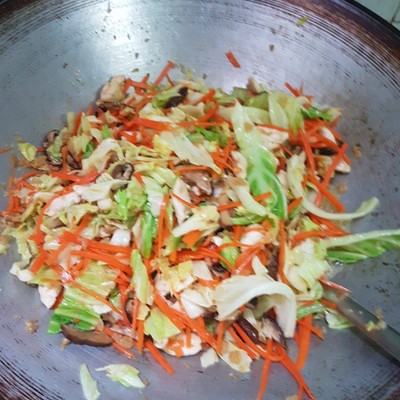 วิธีทำ กะหล่ำปลีผัดไก่หัวไช้โป๊ว