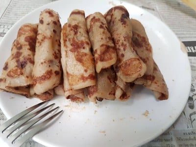ขนมกล้วยจี่ม้วนอัลมอนด์หวานน้อย