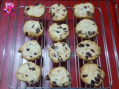 วิธีทำ Cranberry Almond Shortbread Cookies วิธีทำ Cranberry Almond Shortbread Cookies