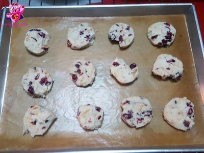 วิธีทำ Cranberry Almond Shortbread Cookies วิธีทำ Cranberry Almond Shortbread Cookies
