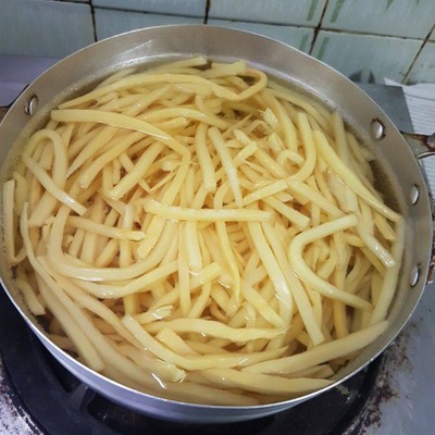 วิธีทำ ผัดเผ็ดหน่อไม้ไก่ วิธีทำ ผัดเผ็ดหน่อไม้ไก่