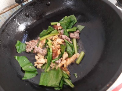 วิธีทำ ข้าวผัดหมูสับไข่เจียว