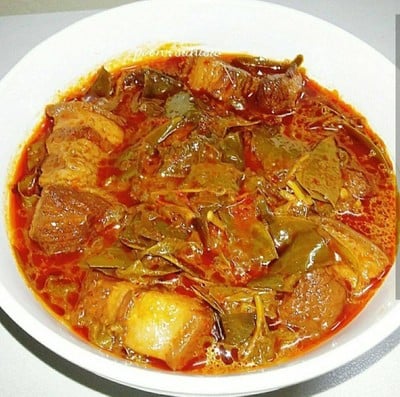 แกงหมูชะมวง