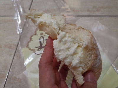 ขนมปังไส้ครีมนมสดฮอกไกโด