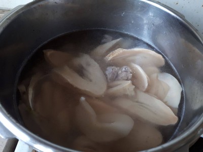 วิธีทำ น้ำแกงหน่อไม้จีนกระดูกหมู