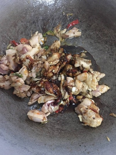 วิธีทำ “ผัดกระเพราไก่" วิธีทำ “ผัดกระเพราไก่"