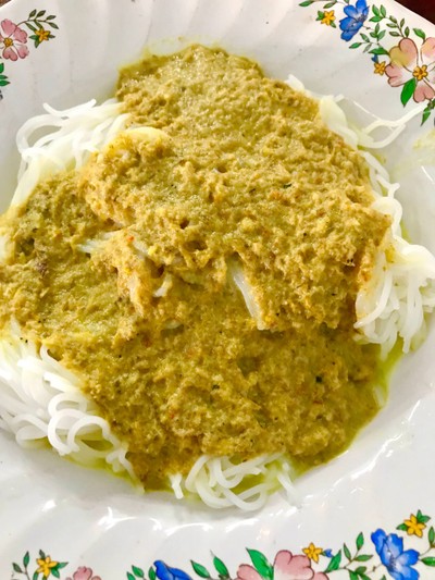 ข้าวแกง-ขนมจีน เจ๊เอ้ง หน้าศาลเจ้า ข้าวแกง-ขนมจีน เจ๊เอ้ง หน้าศาลเจ้า