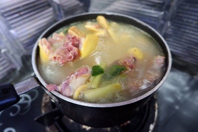 วิธีทำ ไก่บ้านต้มขมิ้น วิธีทำ ไก่บ้านต้มขมิ้น