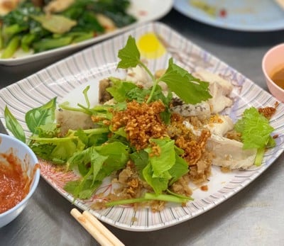 ชุ้นข้าวต้มปลาเก๋า หัวปลาหม้อไฟ ชุ้นข้าวต้มปลาเก๋า หัวปลาหม้อไฟ