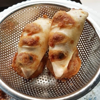 วิธีทำ ปลาหมึกยัดไส้ทอดกระเทียมพริกไทย วิธีทำ ปลาหมึกยัดไส้ทอดกระเทียมพริกไทย