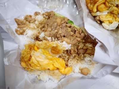 หมูผัดหวานราดข้าว