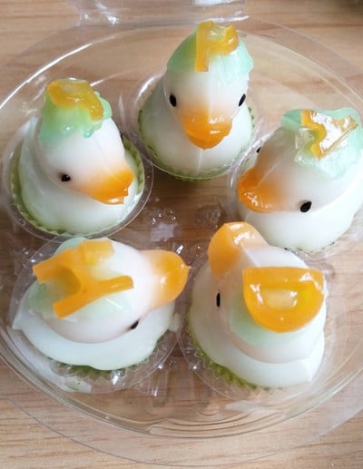 วิธีทำ วุ้นกะทิมะพร้าวอ่อน+ใบเตย รูปเป็ดน้อย