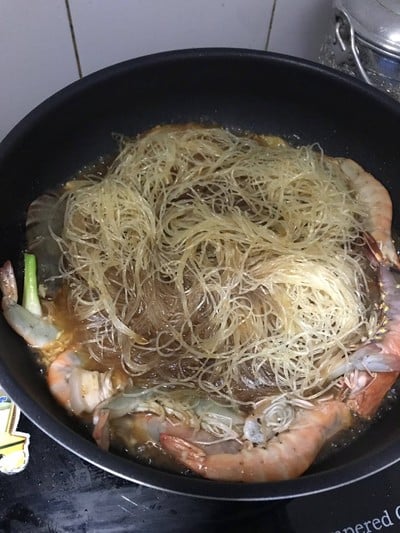 วิธีทำ กุ้งอบวุ้นเส้น