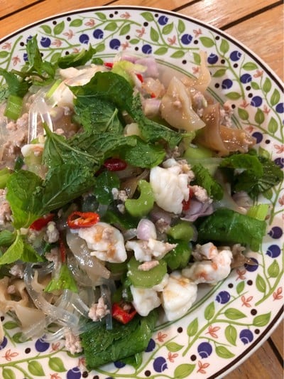 ยำวุ้นเส้นญี่ปุ่นแบบร้าน Greyhound ยำวุ้นเส้นญี่ปุ่นแบบร้าน Greyhound