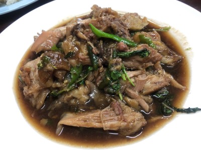 กระเพราขาหมู(กับข้าว)