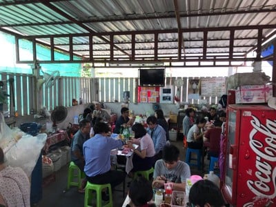 บรรยากาศ ข้าวซอย ลุงประกิจกาดก้อม