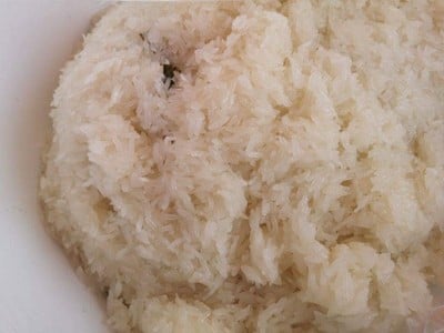 ใช้ข้าวเหนียวชนิดพิเศษ หอม หวาน นุ่ม