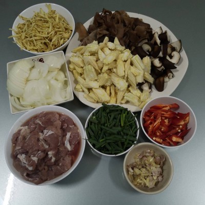 วิธีทำ ผัดขิง​หมู​~ข้าวโพด​🌽
