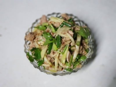 ยำทูน่ามะม่วงเบา