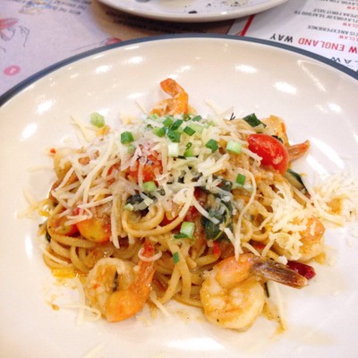 Spicy prawns linguine