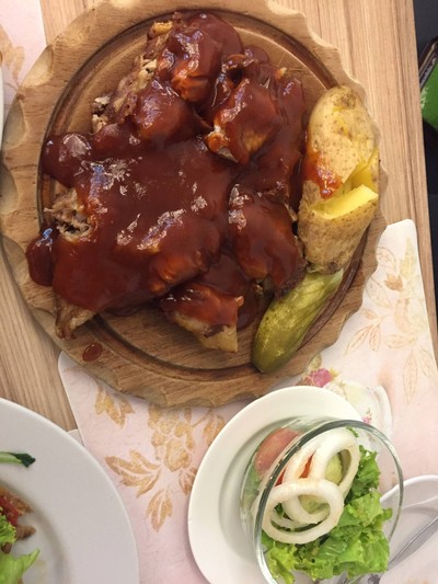 ซี่โครงหมูอ่อนย่างทาบาร์บีคิวซอส