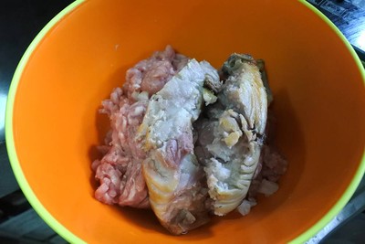 วิธีทำ หมูเปีย (หมูสับปลาเค็มทอด)