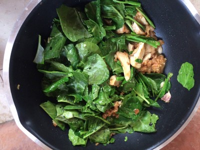 วิธีทำ ผัดยอดคะน้าไก่นุ่ม