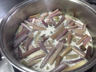 วิธีทำ ต้มสายบัวปลาทู