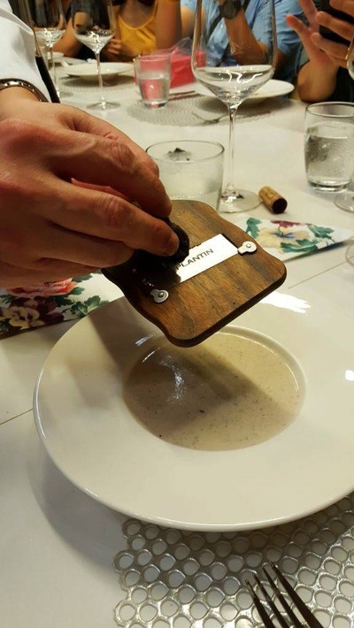 Capppuccino Truffle With Fresh Slide Truffle