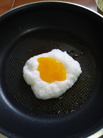 ไข่ดาวซูเฟล่ หรือ ไข่ดาวก้อนเมฆ ไข่ดาวซูเฟล่ หรือ ไข่ดาวก้อนเมฆ